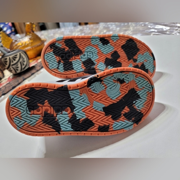 Adidas Unisex-Child Hoops Sneaker - Picture 12 of 12